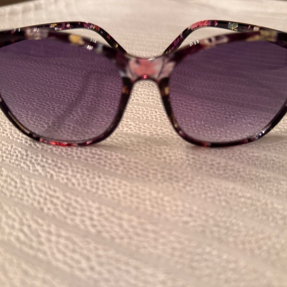 Subtle but DISNEY - Minnie Bow on the bow of the sunglasses - ADULT - Picture 5 of 6